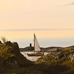 Rorbu I Havn Bud