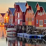 Rorbu I Havn *