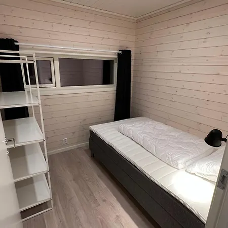 بيت للعطل Rorbu I Havn Bud