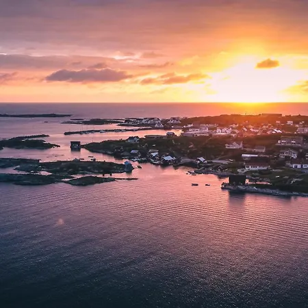 Rorbu I Havn Feriehus Bud