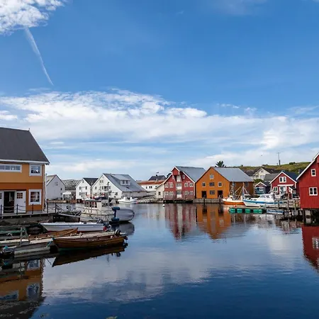 Feriehus Rorbu I Havn Bud