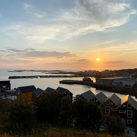 Rorbu I Havn Feriehus Bud
